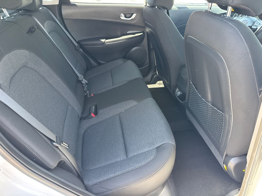 Used 2023 White Hyundai SEL image 17