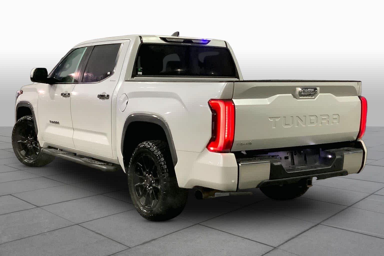 Used 2025 Wind Chill Pearl Toyota Limited image 11