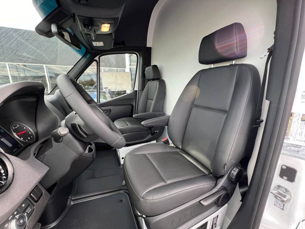 New 2025 Arctic White Mercedes-Benz Cargo 170 WB image 15