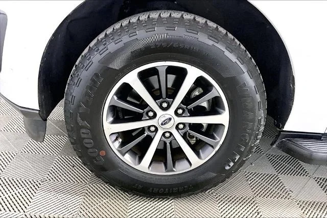 Certified Used 2021 Oxford White Ford XLT image 33