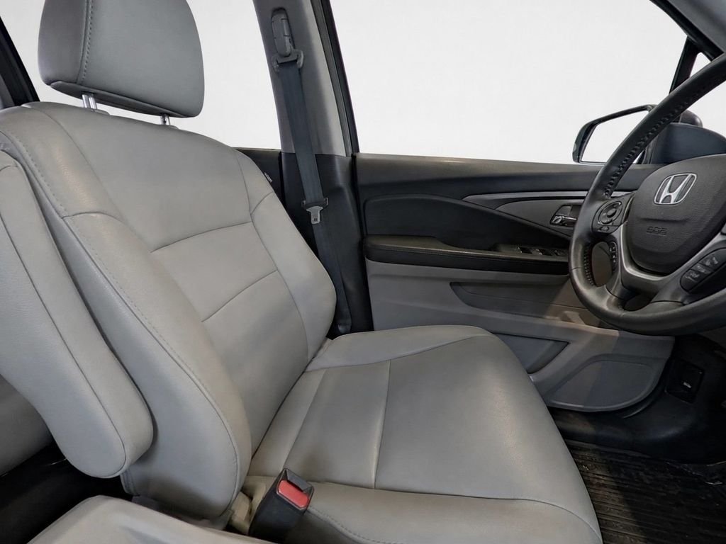 Used 2018  Honda EX-L image 26