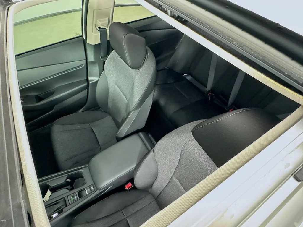 New 2026 Platinum White Pearl Honda SE image 31