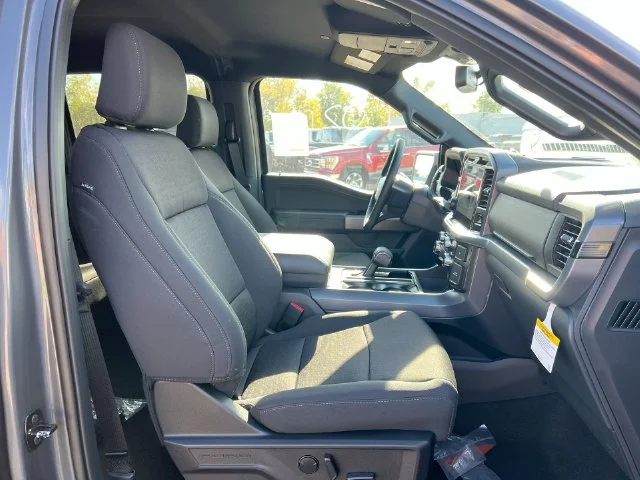 New 2026 Carbonized Gray Metallic Ford XLT image 34