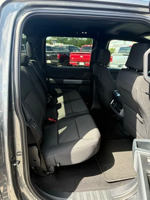 New 2026 Carbonized Gray Metallic Ford XLT image 26