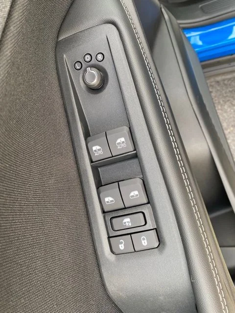 New 2026 Hydro Blue Pearlcoat Jeep Laredo image 20