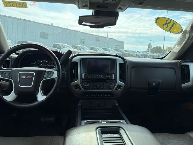 Used 2018 WHITE FROST TRICOAT GMC SLT image 15