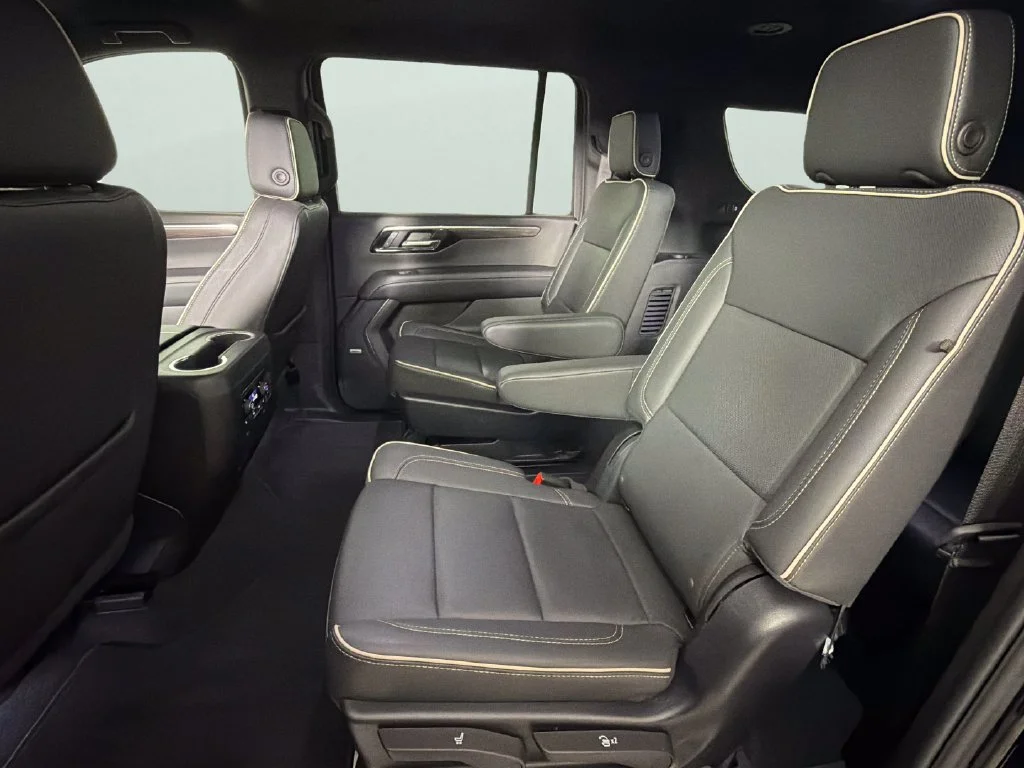 Used 2025 Black Chevrolet Premier image 28