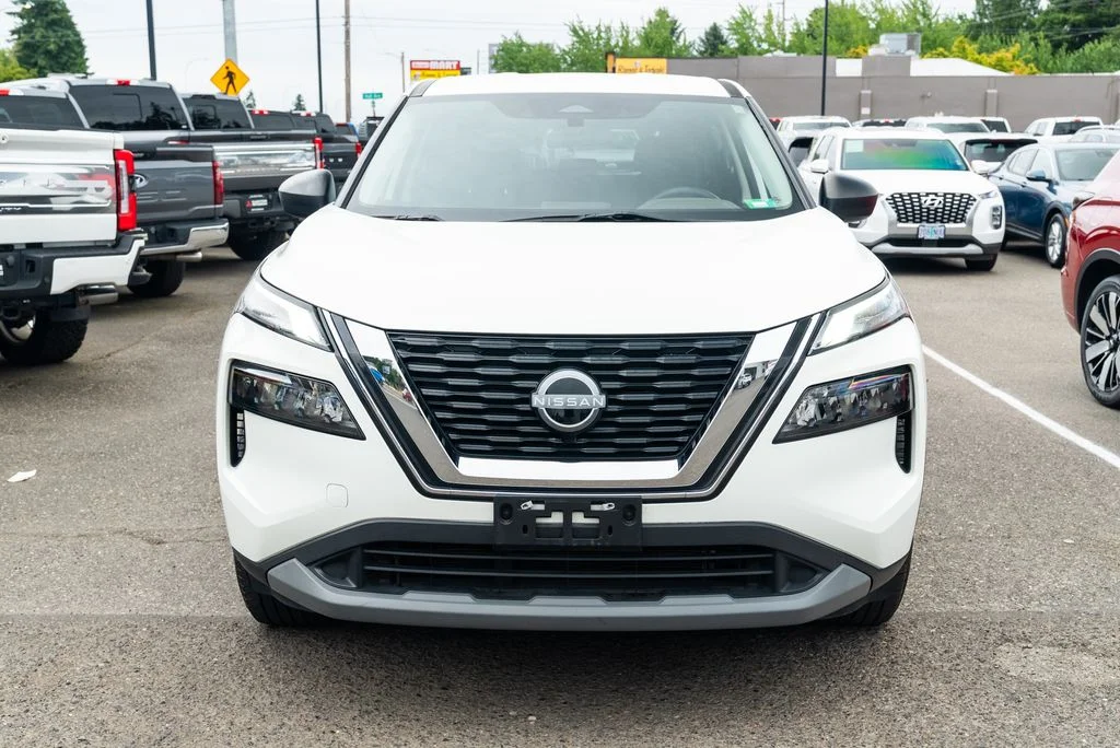 Used 2023 White Nissan S image 2