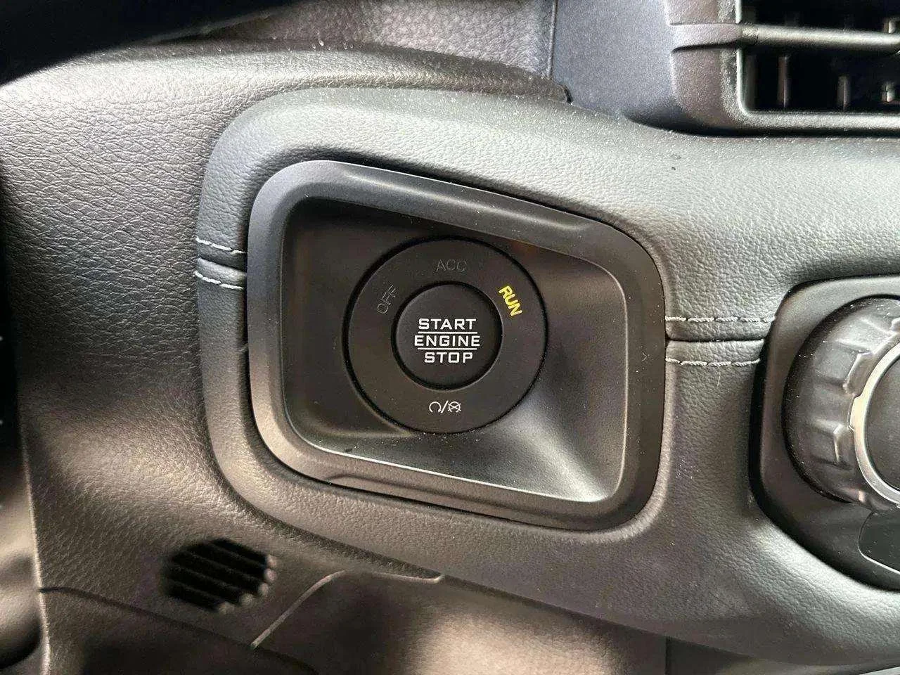 Used 2024 Anvil Clear Coat Jeep Rubicon image 36