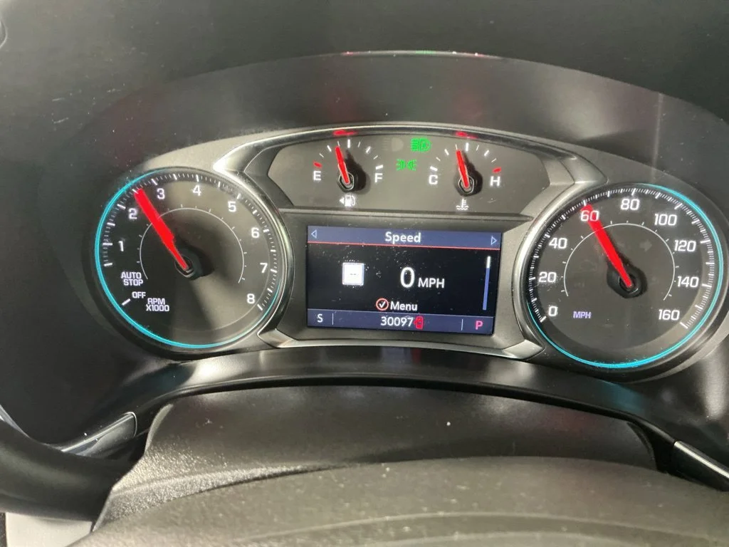 Used 2023 RADIANT RED TINTCOAT Chevrolet Premier image 17