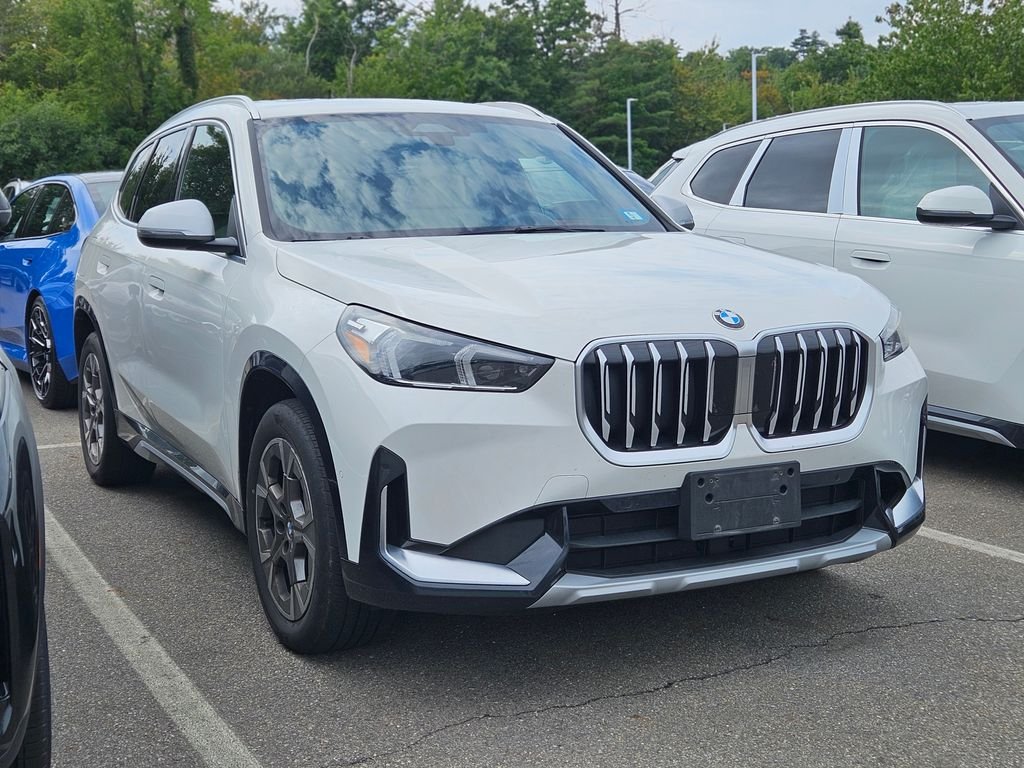 Certified Used 2023 Alpine White BMW xDrive28i image 3