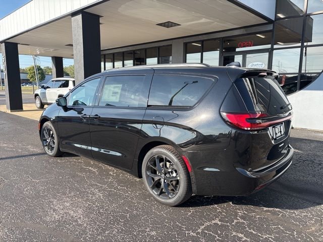 2026 Chrysler Pacifica Limited - Photo 6