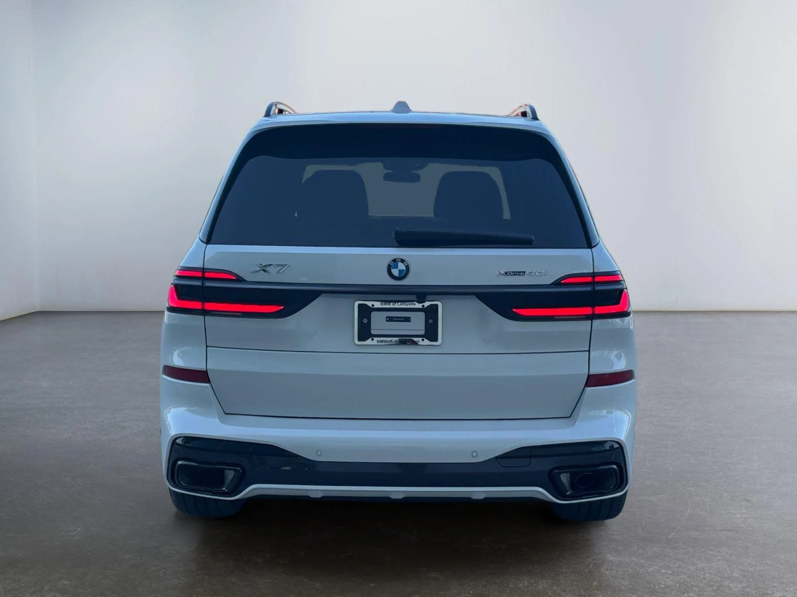 New 2027 Mineral White Metallic BMW xDrive40i image 4