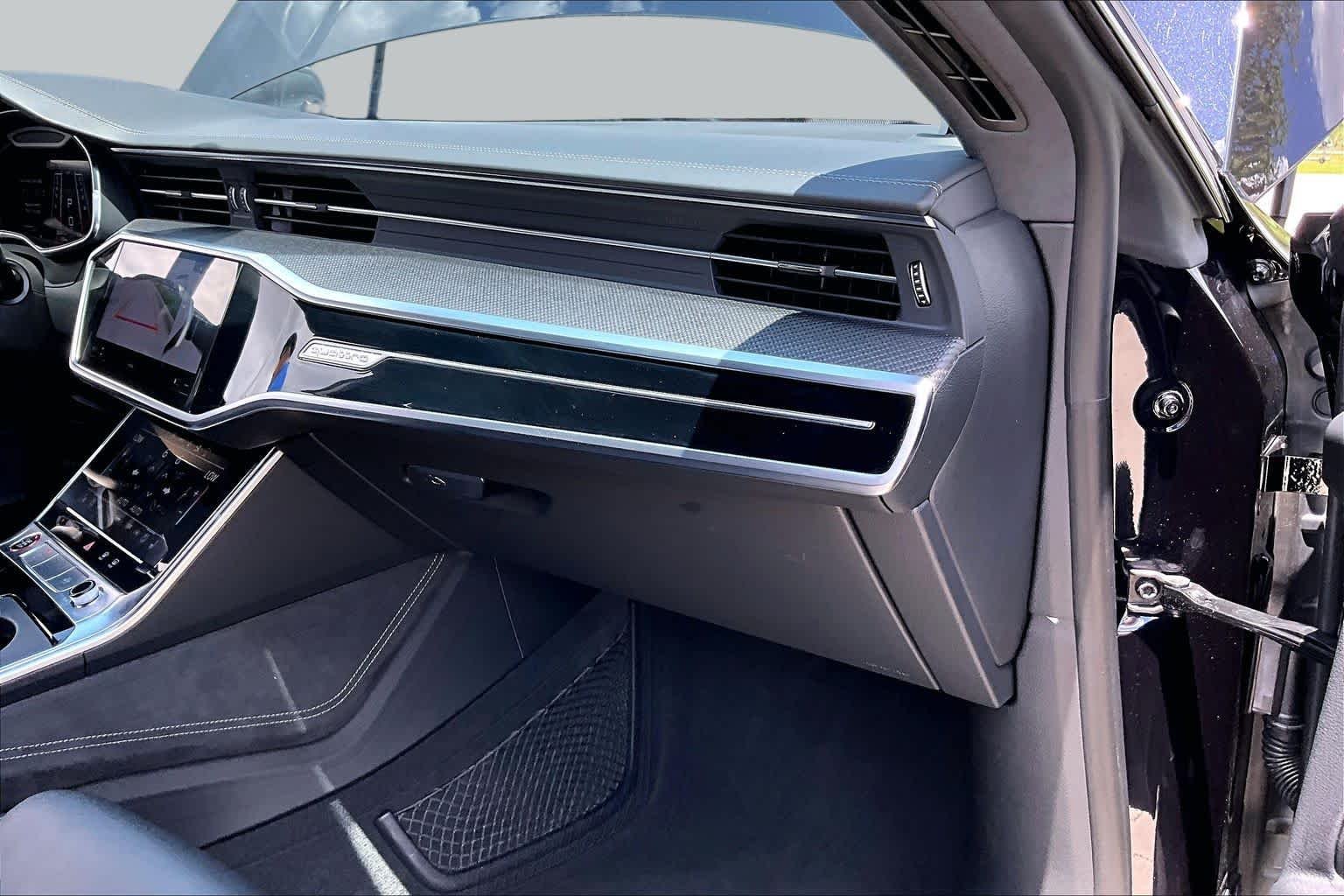 Used 2022 Sebring Black Crystal Effect Audi  image 18