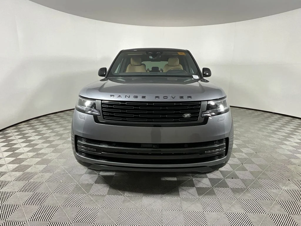 New 2026 Eiger Grey Land Rover SE PHEV image 8