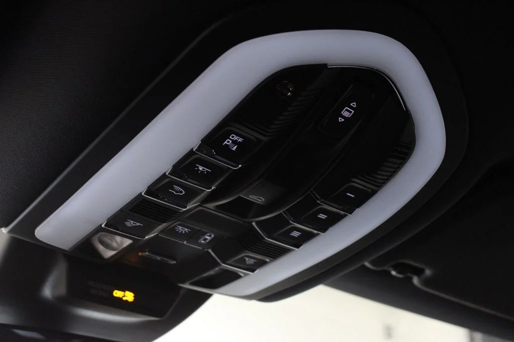 Used 2025  Porsche  image 23