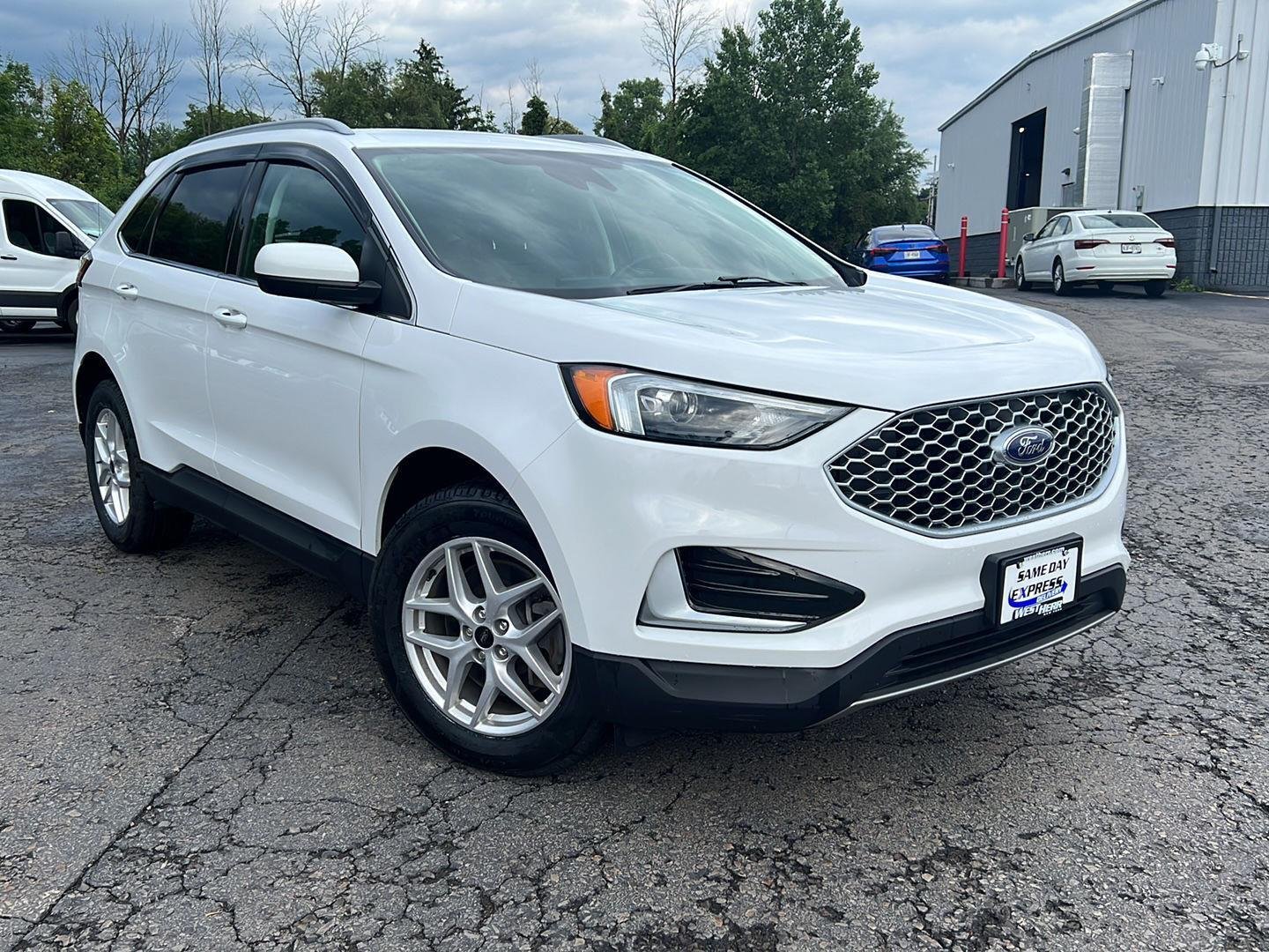 Used 2023 Oxford White Ford SEL image 11