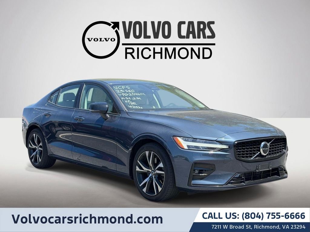2023 Volvo S60 B5 Core Dark Theme's photo