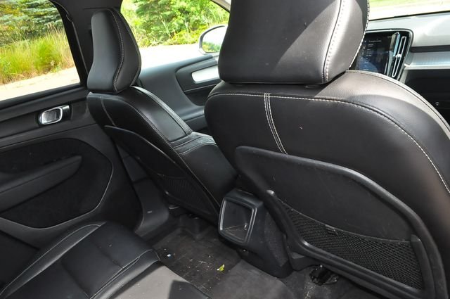 Used 2019 Silver Volvo Momentum image 24