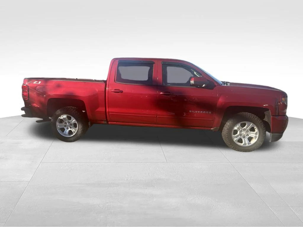 Used 2018 Red Chevrolet LT image 4