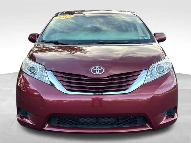Used 2015 Red Toyota LE image 8