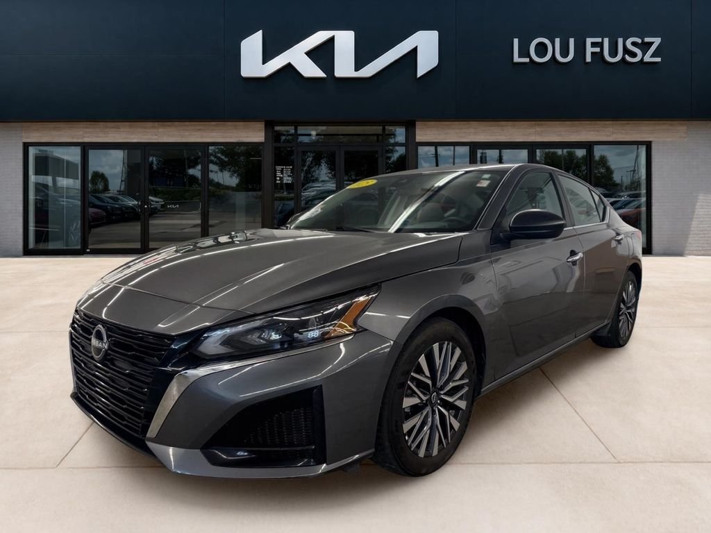 Used 2025 Gray Nissan 2.5 SV image 1