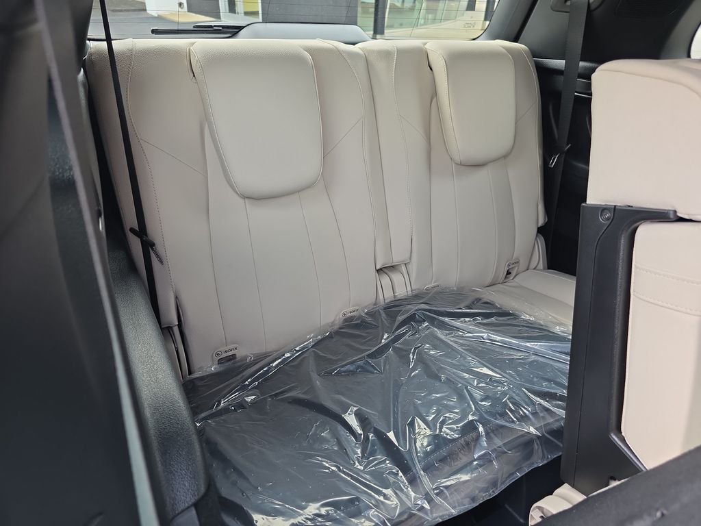 New 2026 White Mercedes-Benz GLB 250 image 16