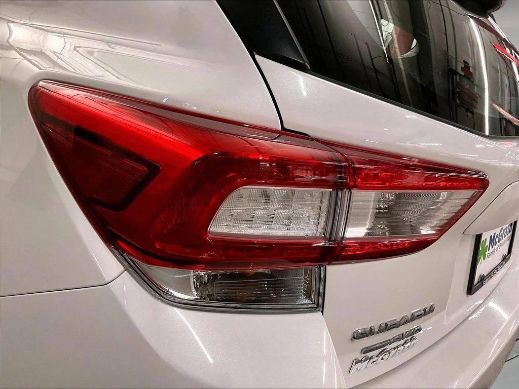 Used 2018 White Subaru 2.0i Premium image 35