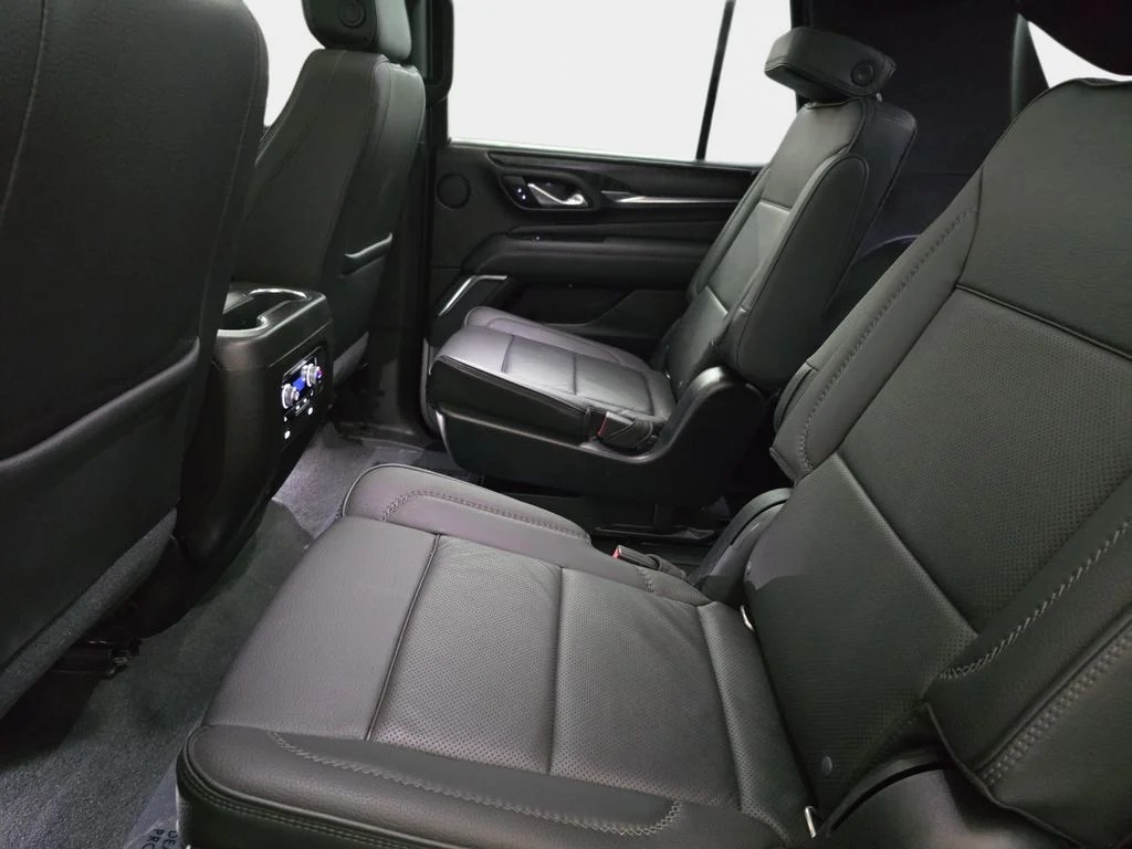 Used 2021 White GMC Denali image 17