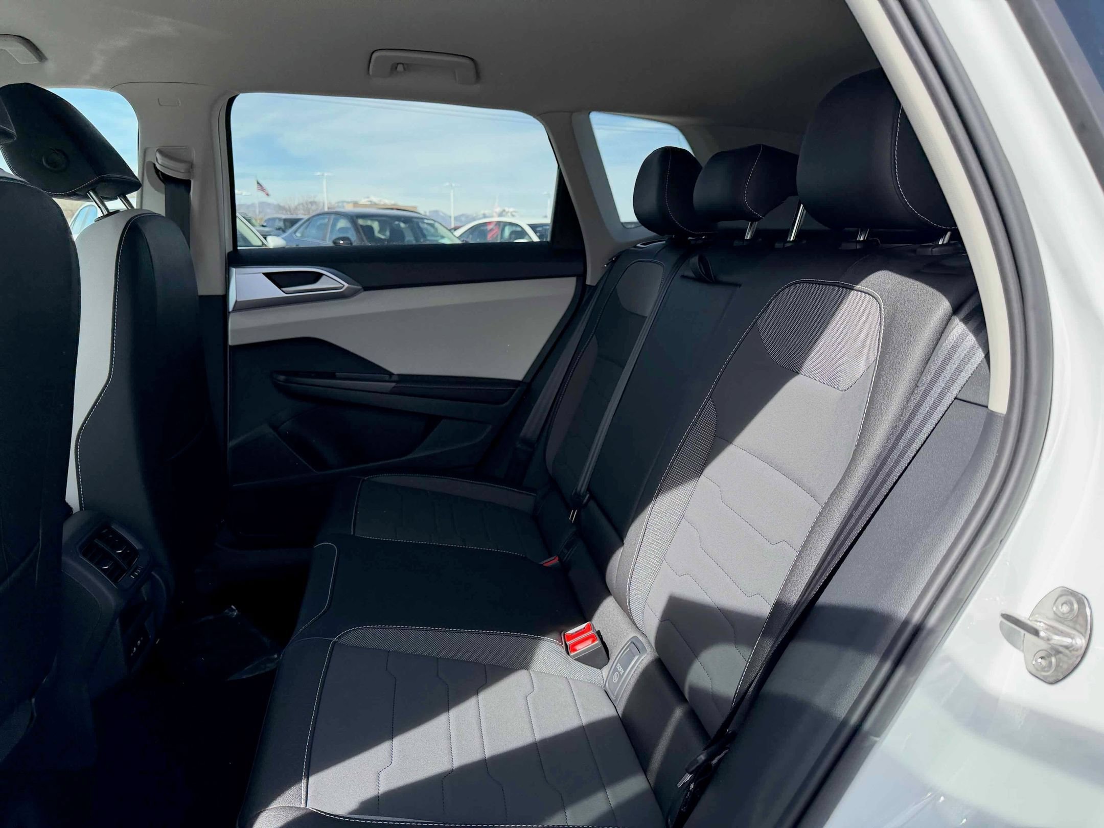 New 2026 Pure White Volkswagen SE image 28
