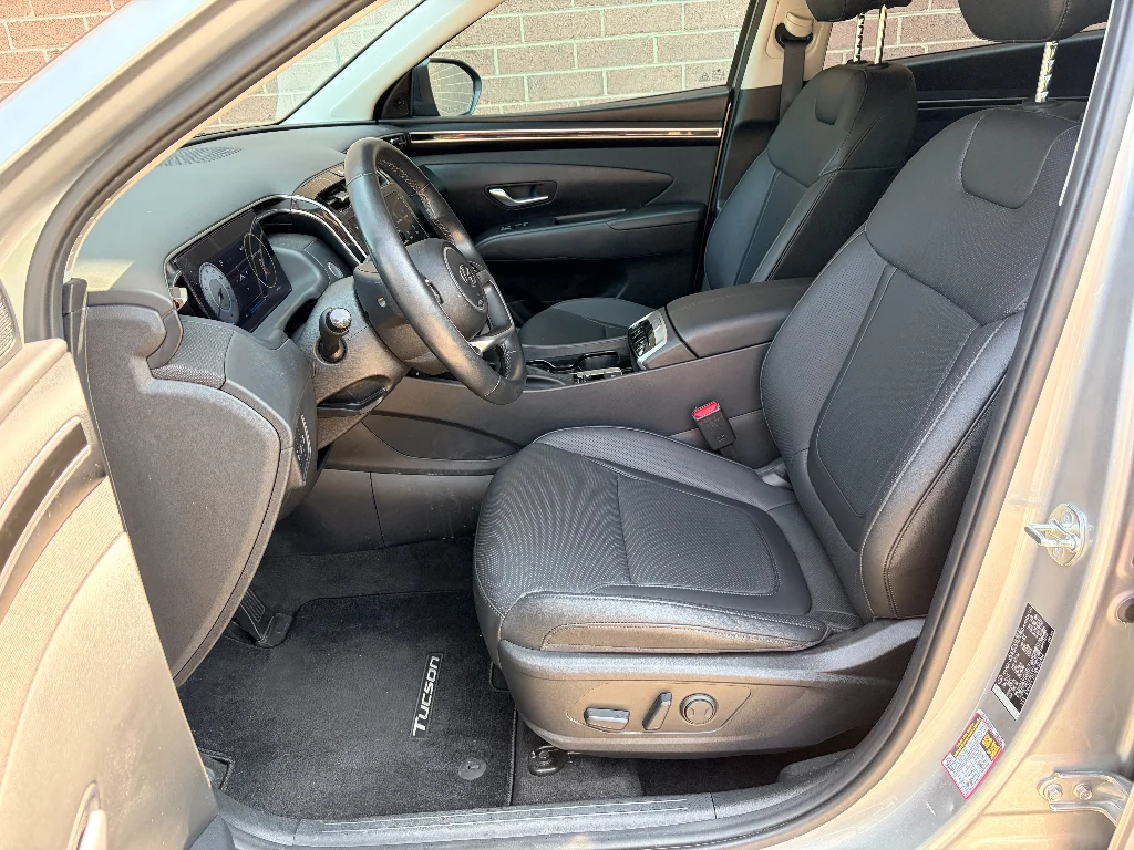 Used 2024 Shimmering Silver Hyundai SEL image 11