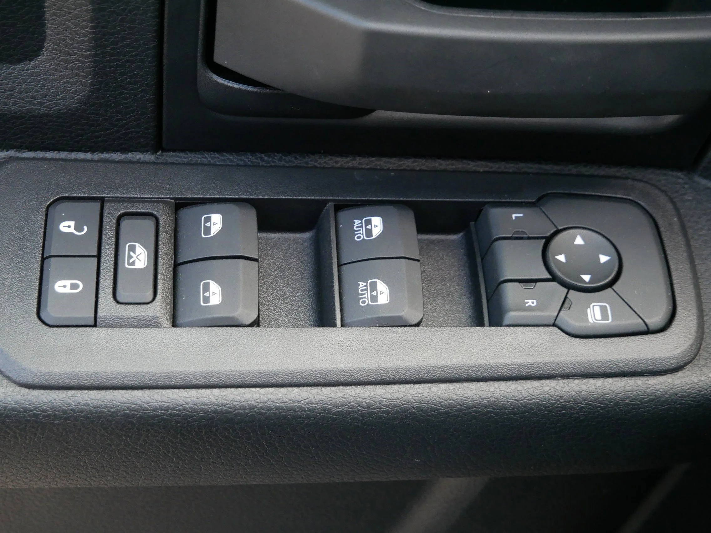 2026 RAM 2500 Tradesman - Photo 13
