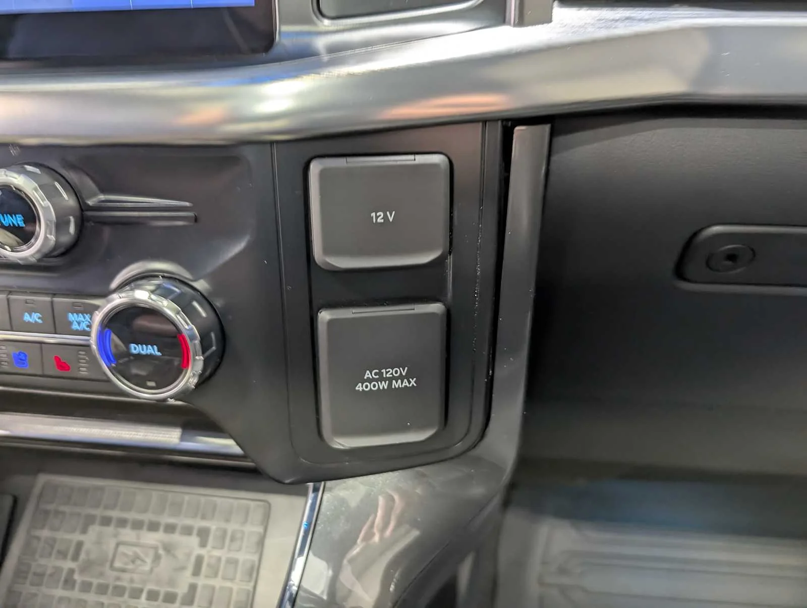 Used 2022 Agate Black Ford LARIAT image 35