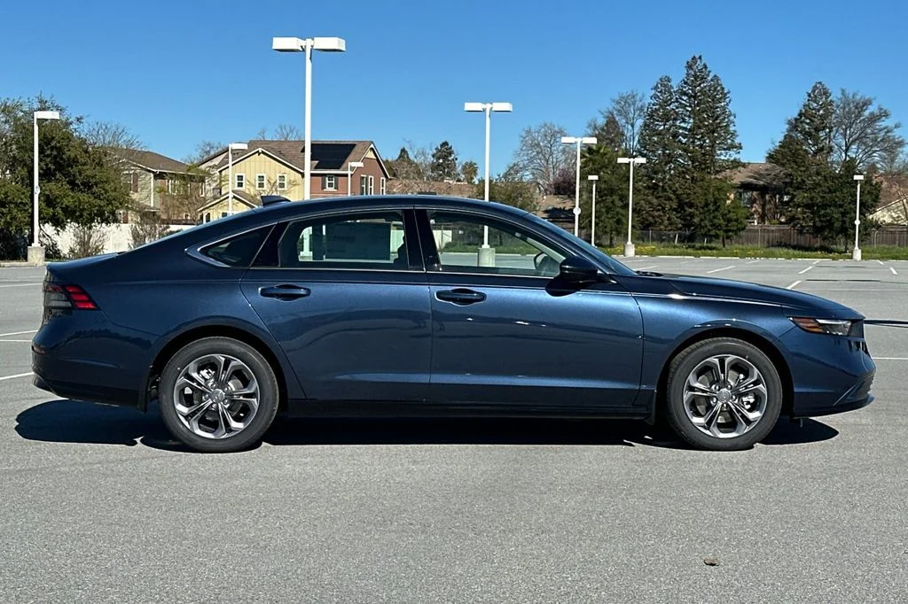New 2025 Canyon River Blue Metallic Honda EX-L image 3