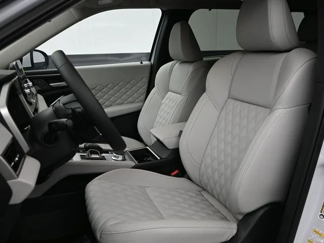 New 2025 White Mitsubishi SEL S-AWC image 10