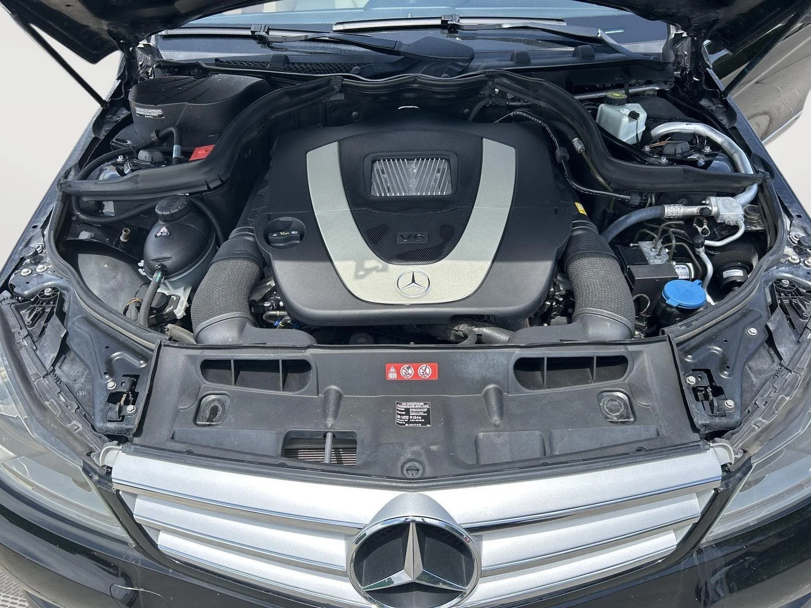 Used 2012  Mercedes-Benz C 300 Sport image 28