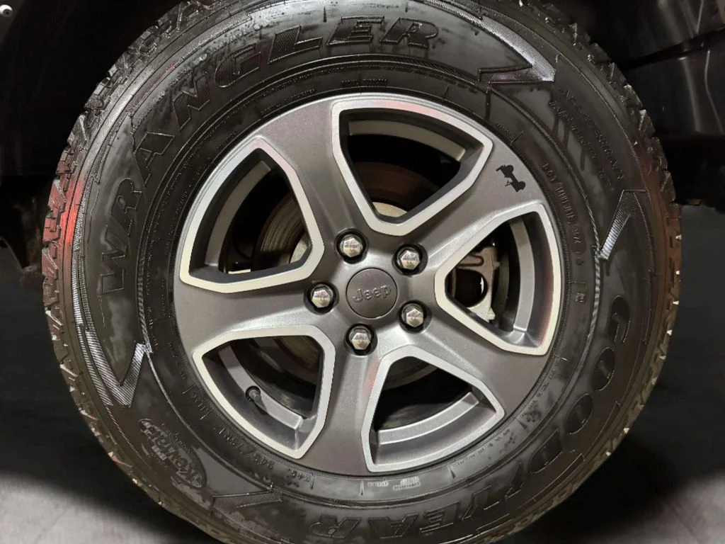 Used 2021 Sting-Gray Clearcoat Jeep Unlimited Sport S image 31