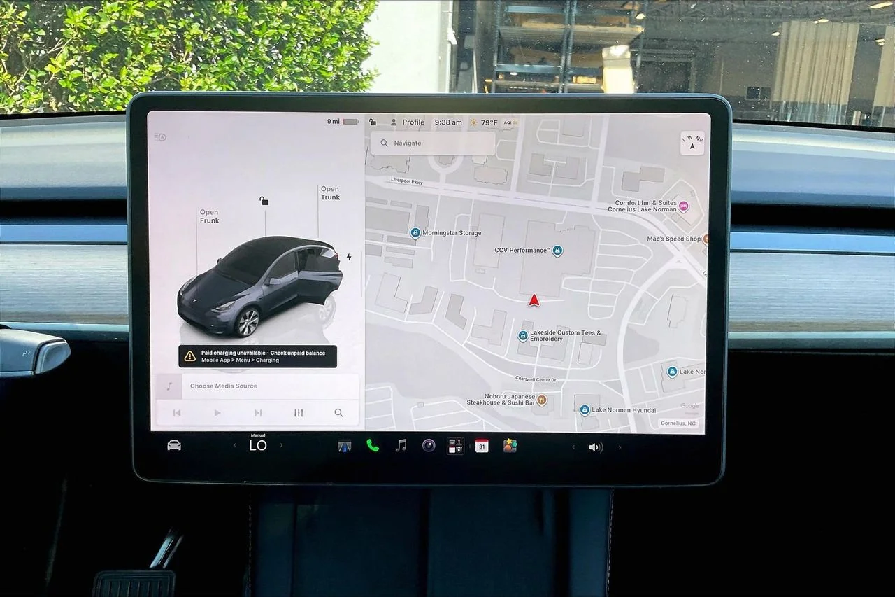 Used 2023  Tesla Long Range image 13