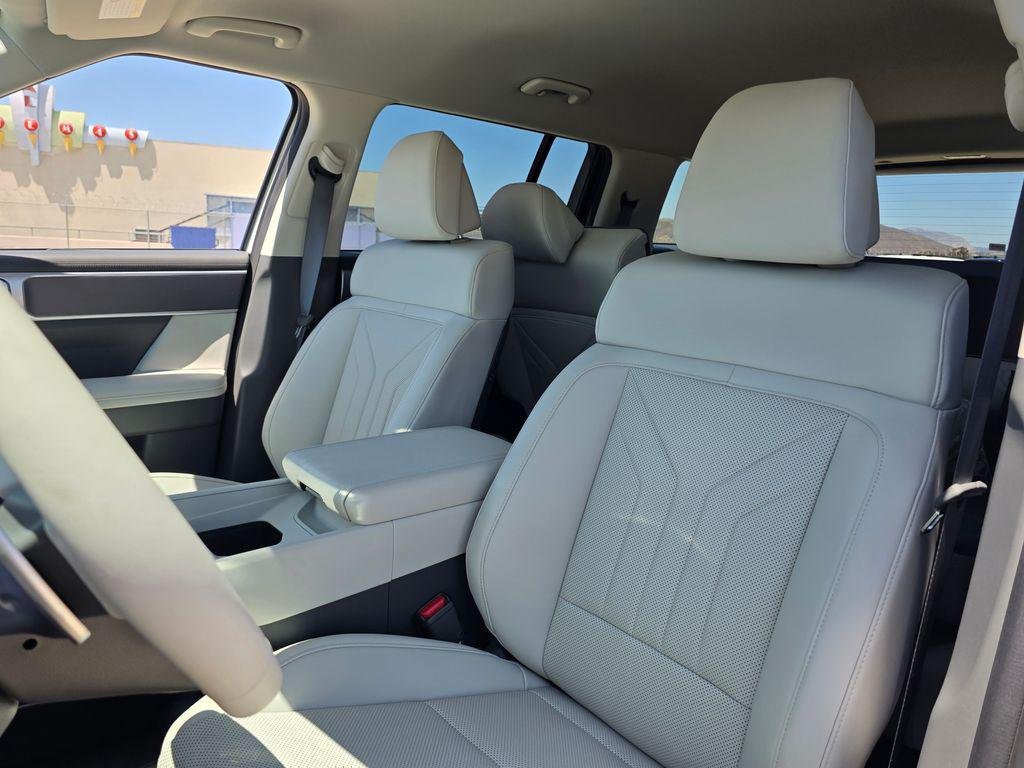 New 2026 White Hyundai SEL image 13