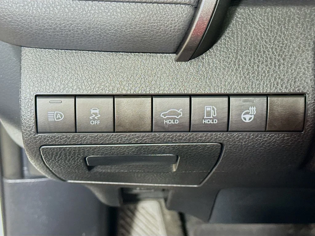 Certified Used 2022 Ice Edge Toyota Hybrid LE image 10