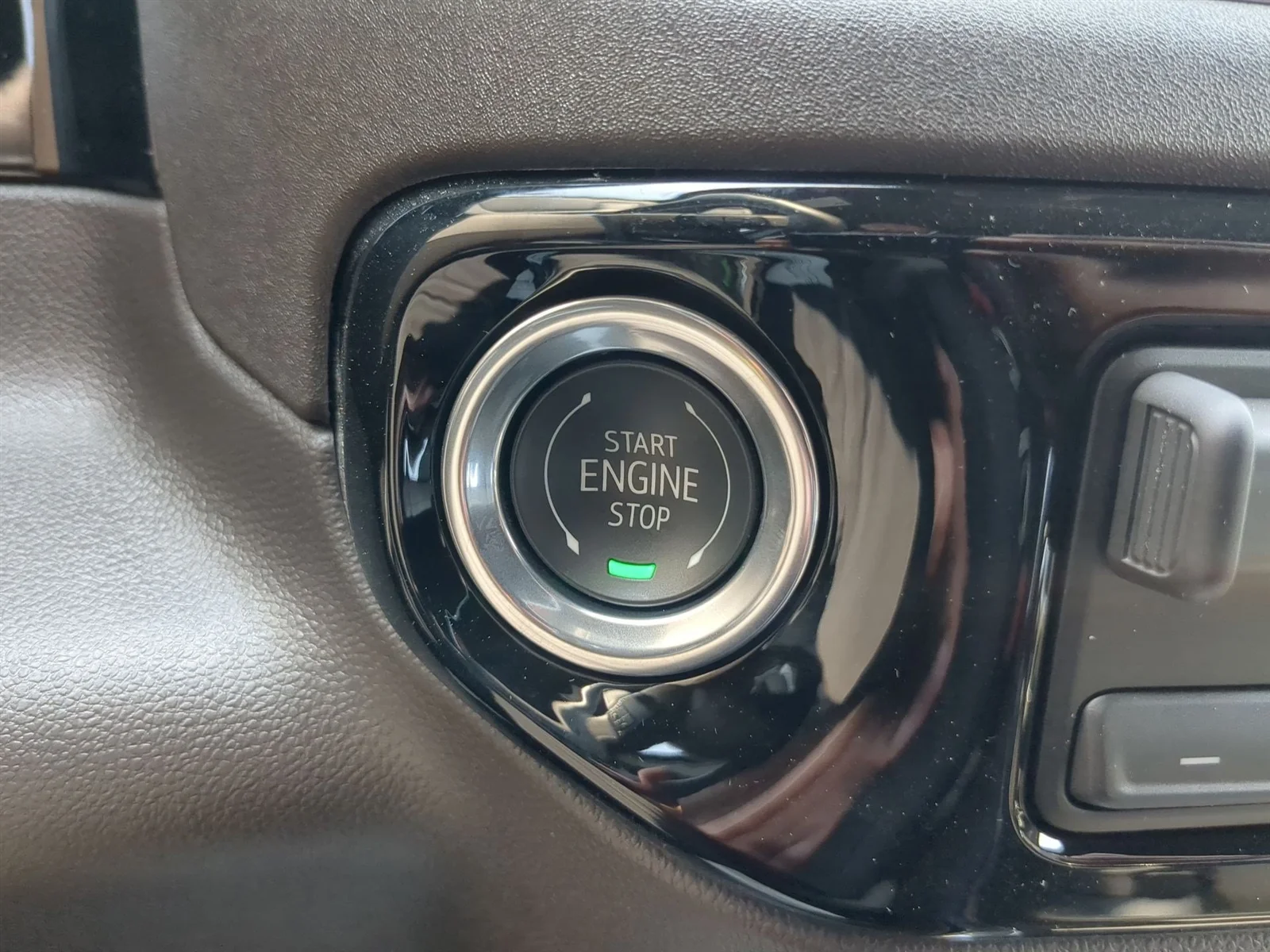 New 2026 Summit White GMC SLT image 41