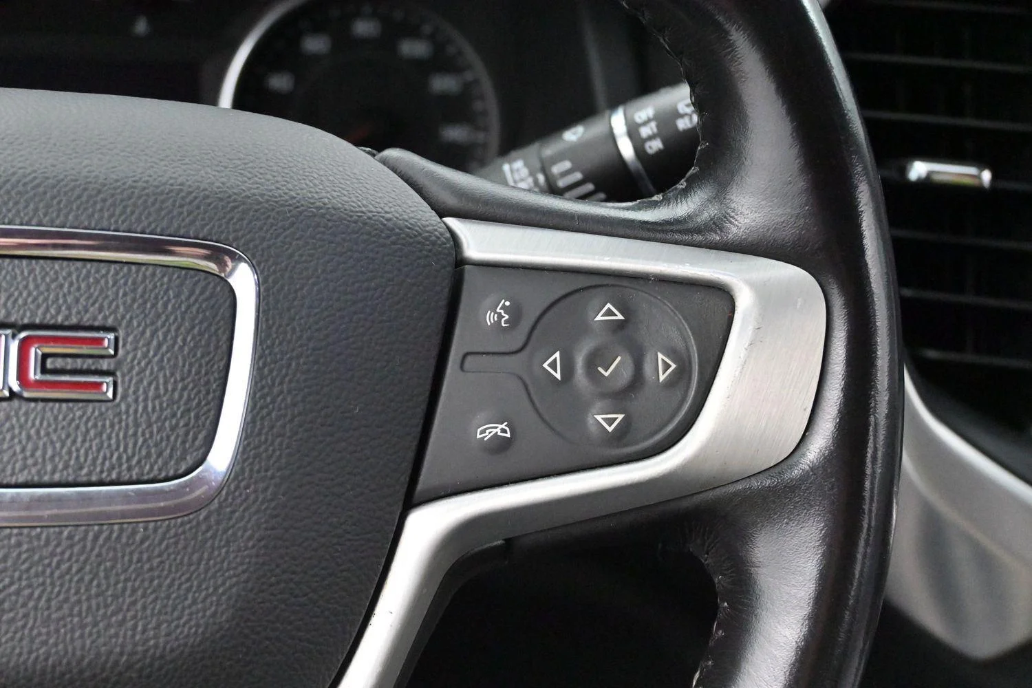 Used 2020 Quicksilver Metallic GMC SLT image 21