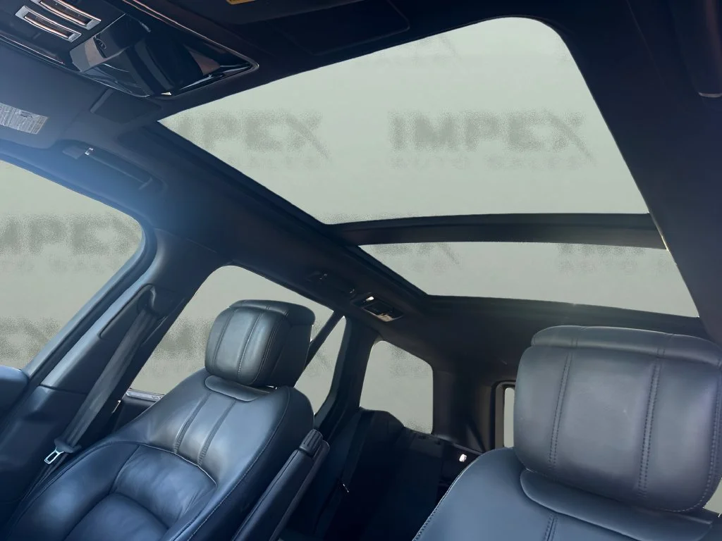 Used 2019  Land Rover Autobiography image 10