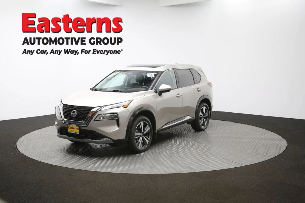 Used 2022 Silver Nissan SL image 53