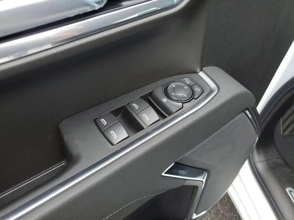 New 2026 Summit White Chevrolet LT image 29
