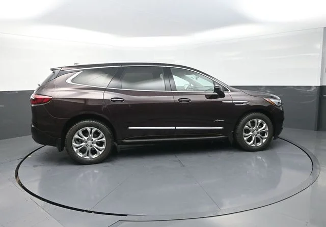 Used 2020 Red Buick Avenir image 9