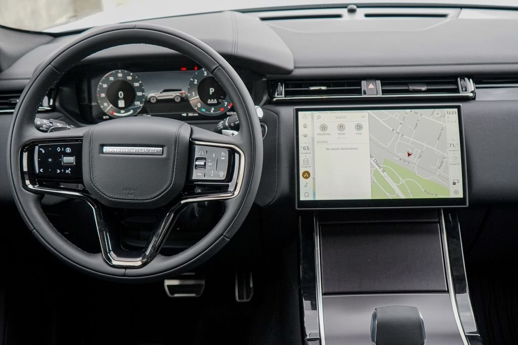 New 2026 Ostuni Pearl White Land Rover Dynamic SE image 29