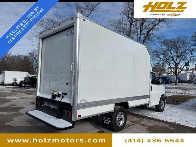 Used 2025 Summit White GMC Work Van image 4