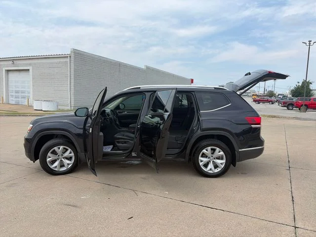 Used 2018  Volkswagen SEL image 43