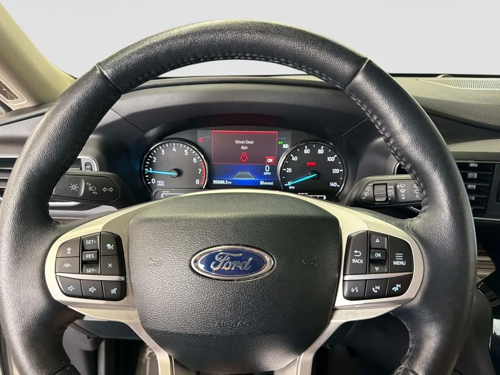 Used 2023 White Ford Limited image 27